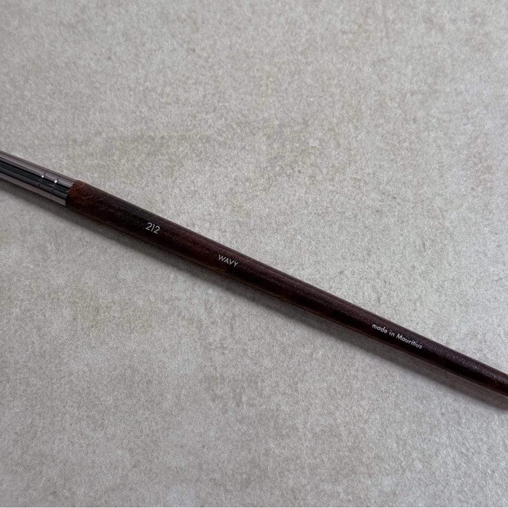 Make Up For Ever 212 Wavy Precision Eye Brush Professional Tool